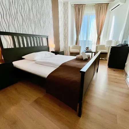 Hotell Modena 3*
