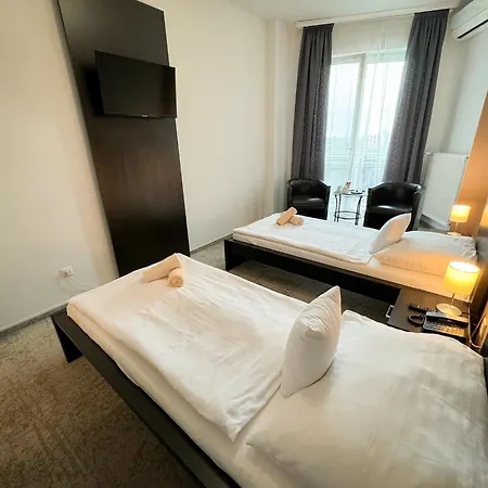Modena Hotell 3*