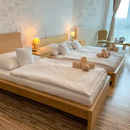 Modena Hotell 3*