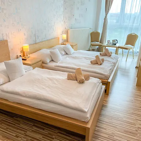 Modena Hotell