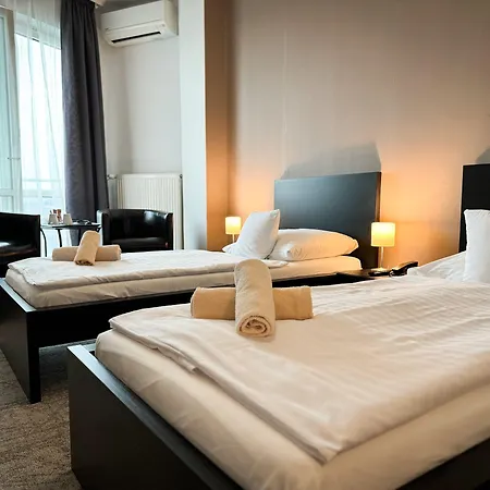 Modena Hotel 3*