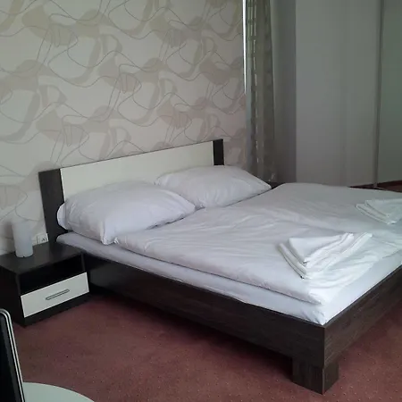 Modena Hotel 3*