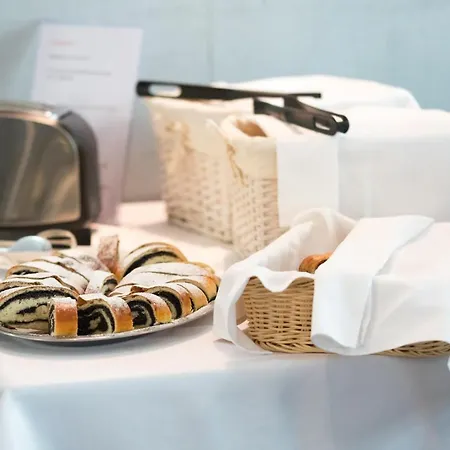 Modena Hotel 3*
