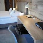 Modena ホテル
